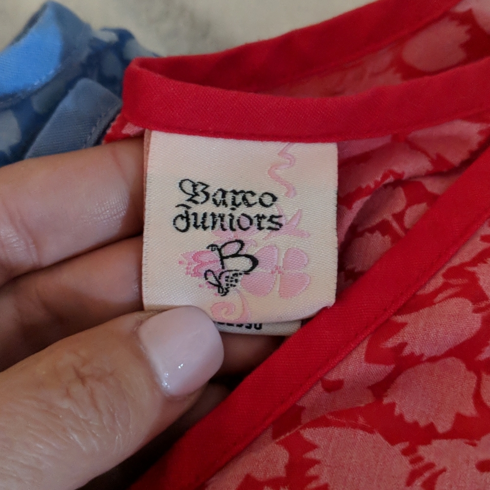 Scrub tops - Picture 2 of 3